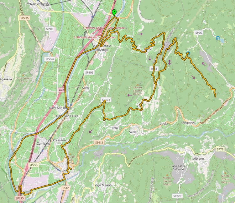 Il percorso evidenziato in giallo con lo sfondo della cartina di OpenStreetMap